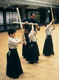 欧冠一夜乱了：意甲2强掉出前8，英超3队直通16强最多，黑马逆袭