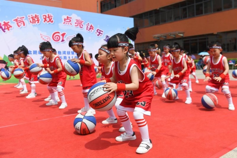 字母哥28+7布朗尼17+5 雄鹿客场大胜湖人